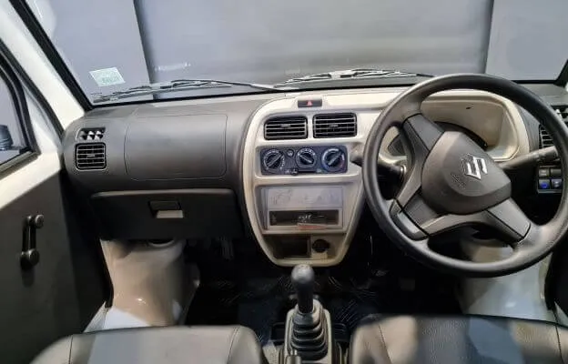 new-suzuki-eeco-panel-van-interior
